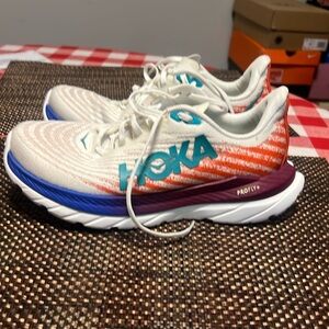 Hoka march th5